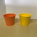 Petits cache-pots en plastique